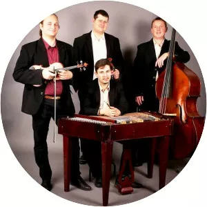 Parapács - Musical artist