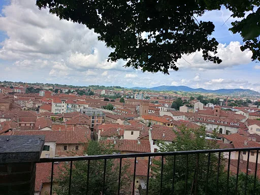 Parcheggio chiesa di San Giorgio - Free parking lot in Chieri, Italy