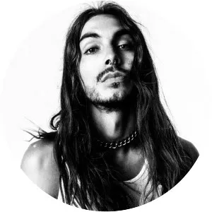 Paris Shadows - Singer-songwriter