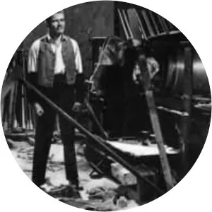 Park Row - 1952 ‧ Drama/Thriller ‧ 1h 23m