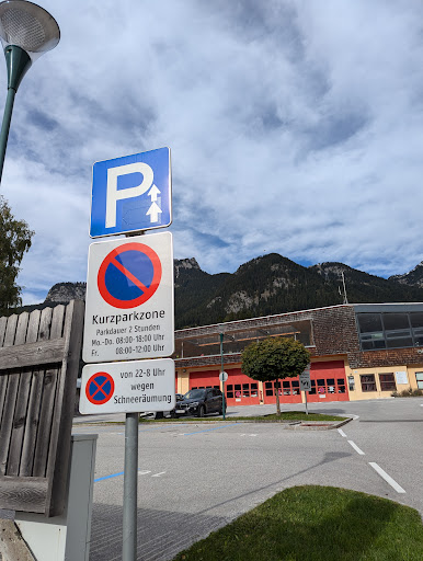 Parkplatz am Gemeindeamt/Postpartner/Feuerwehrdepot - Parking lot in Austria