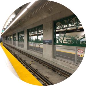 Parliament station ottawa Train station