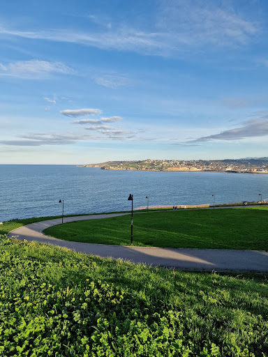 Parque Del Cerro - Park in Gijon, Spain