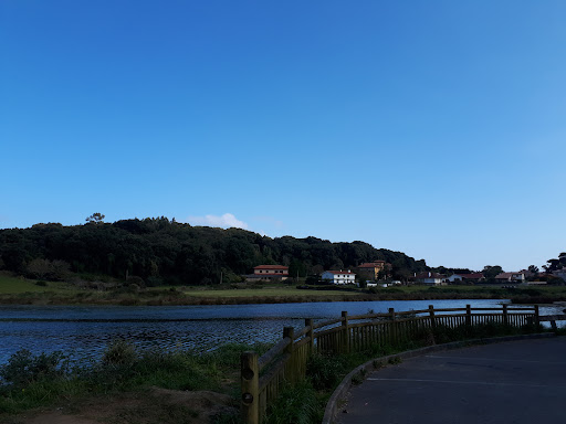 Parque infantil de Barro - Playground in Barro, Spain