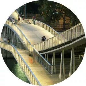 Passerelle Simone-de-Beauvoir