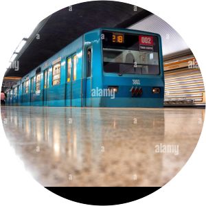 Patronato metro station