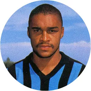 Paul Elliott - English footballer