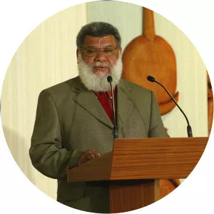 Paul Néaoutyine - Politician