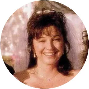 Paula Sutor - Make-up artist ‧ Wayne Knight's ex-wife