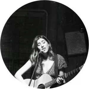 Paz Carrara - Musical artist