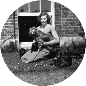 Penelope, Lady Aitken