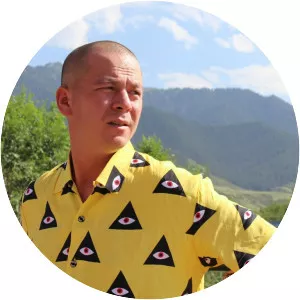 perhat khaliq 孫伯綸