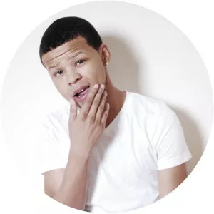 Persia Grai - Singer