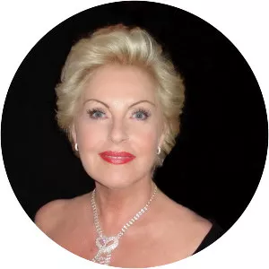 Petra Kusch-Lück - German host