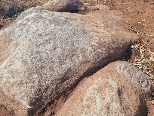 Petroglifos en Chamorro