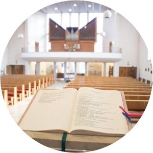 Pfarrkirche hl. Familie, Wilten-West