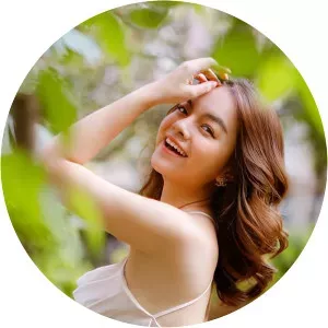 Phạm Quỳnh Anh - Vietnamese singer