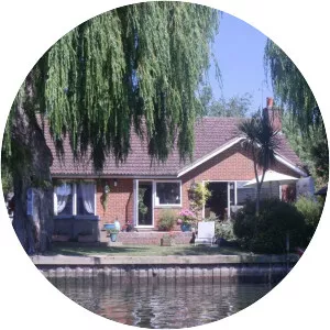 Pharaoh's Island, River Thames - Island in Shepperton, England