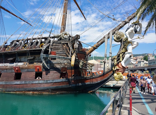 Pharma Point - Drug store in Genoa, Italy