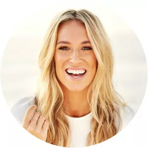 Phoebe Hooke - Reporter