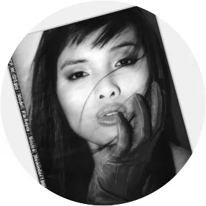 Pia Reyes - Filipino-American model