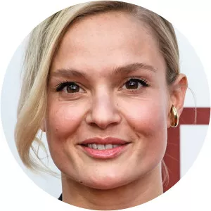 Pia Stutzenstein - Actress