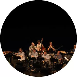 Pierre de Bethmann Medium . . .