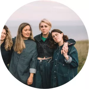 Pillow Queens - Rock band