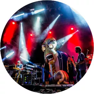 Pink Tones - Musical group