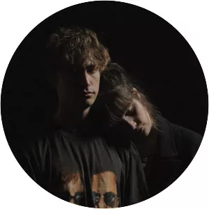 Pinkish Blu - Musical group