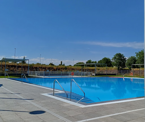 Piscina de Barajas Mistral - Public swimming pool in Madrid, Spain
