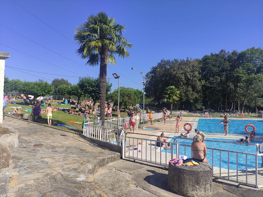 Piscina Municipal A Peneda