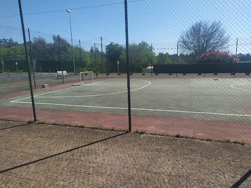 Pistas polideportivas de Oza - Sports club in Spain