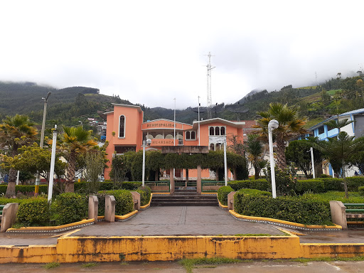 Plaza Central Huariaca - Park in the Huariaca District, Peru