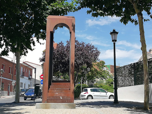 Plaza de la Virgen de la Cueva - Historical landmark in Navalcarnero, Spain