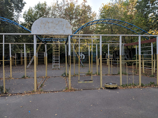 Ploshchadka Dlya Vorkauta - Athletic park in Moscow, Russia