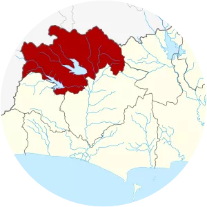 Pluak Daeng District