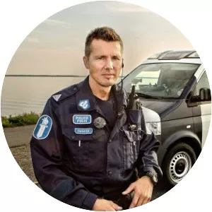 Poliisit - Kotihälytys (Poliisit – kotihälytys)