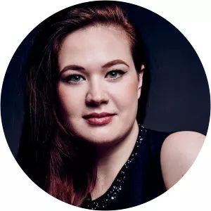 Polly Leech - Singer