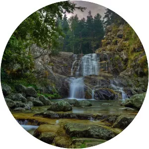 Popinolashki waterfall