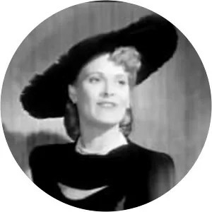 Port of 40 Thieves - 1944 ‧ Drama/Crime ‧ 58 mins