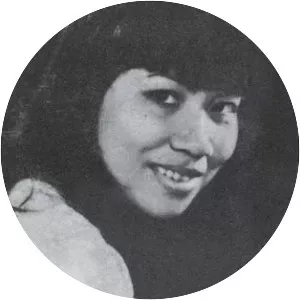 Pou Vannary - Singer