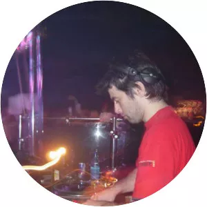 Pounding Grooves - British musician