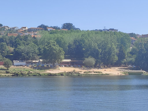 Praia das Azenhas - Lake shore swimming area in Avintes, Portugal