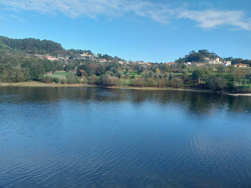 Praia Fluvial dos Carvalhos - Lake shore swimming area in Portugal