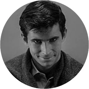 Psycho - R 1960 ‧ Horror/Thriller ‧ 1h 49m