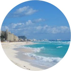 Public look-out and public beach Cancún