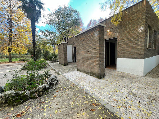 Public Toilets in Campo del Moro - Public toilet in Madrid, Spain