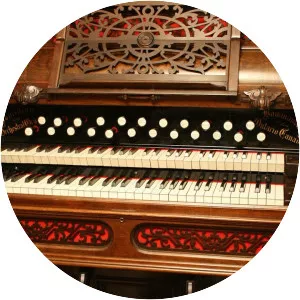 Pump organ