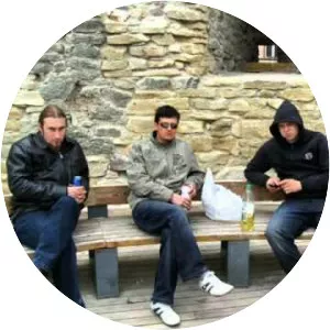 Punkentsefaliit - Musical group